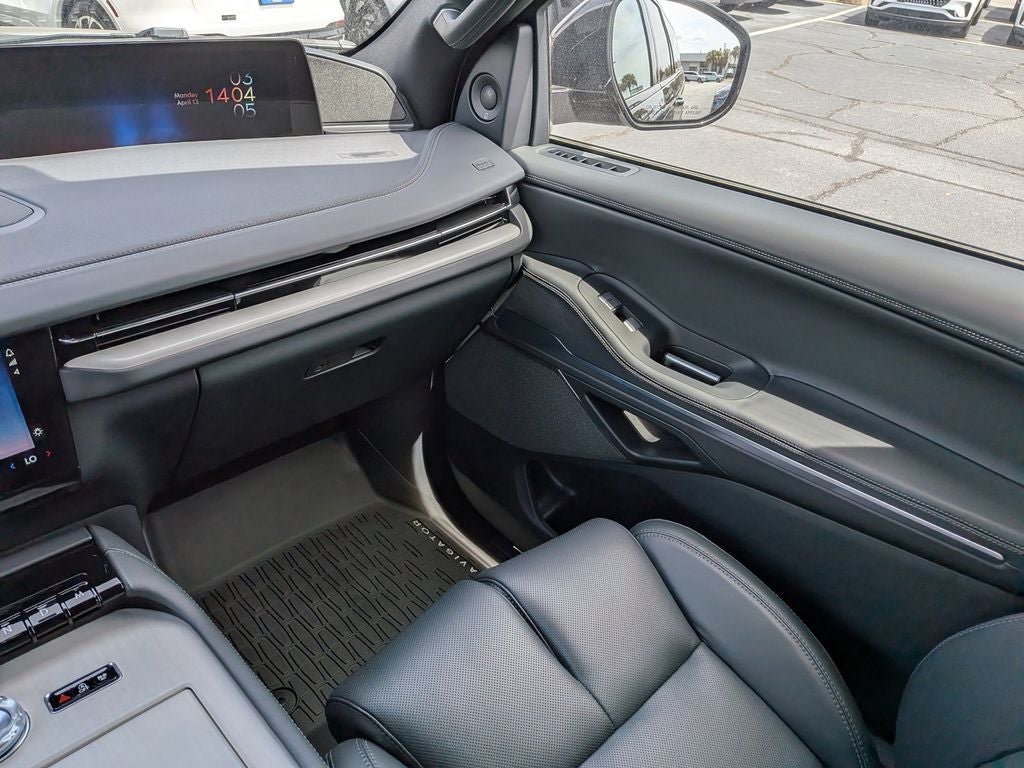 2026 Lincoln Navigator L Reserve