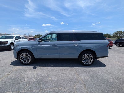 2027 Lincoln Navigator L Reserve