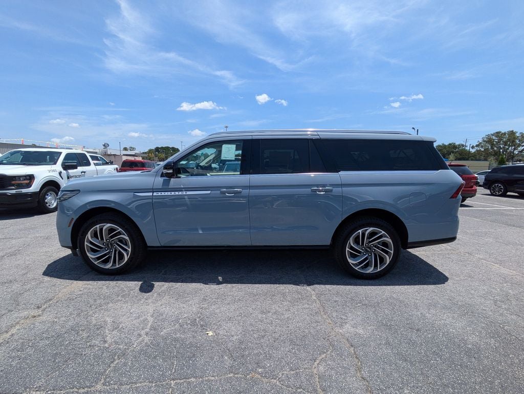 2027 Lincoln Navigator L Reserve