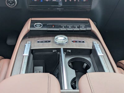 2027 Lincoln Navigator L Reserve
