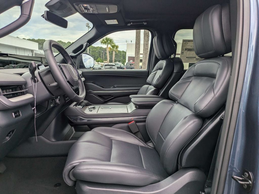 2027 Lincoln Navigator L Reserve