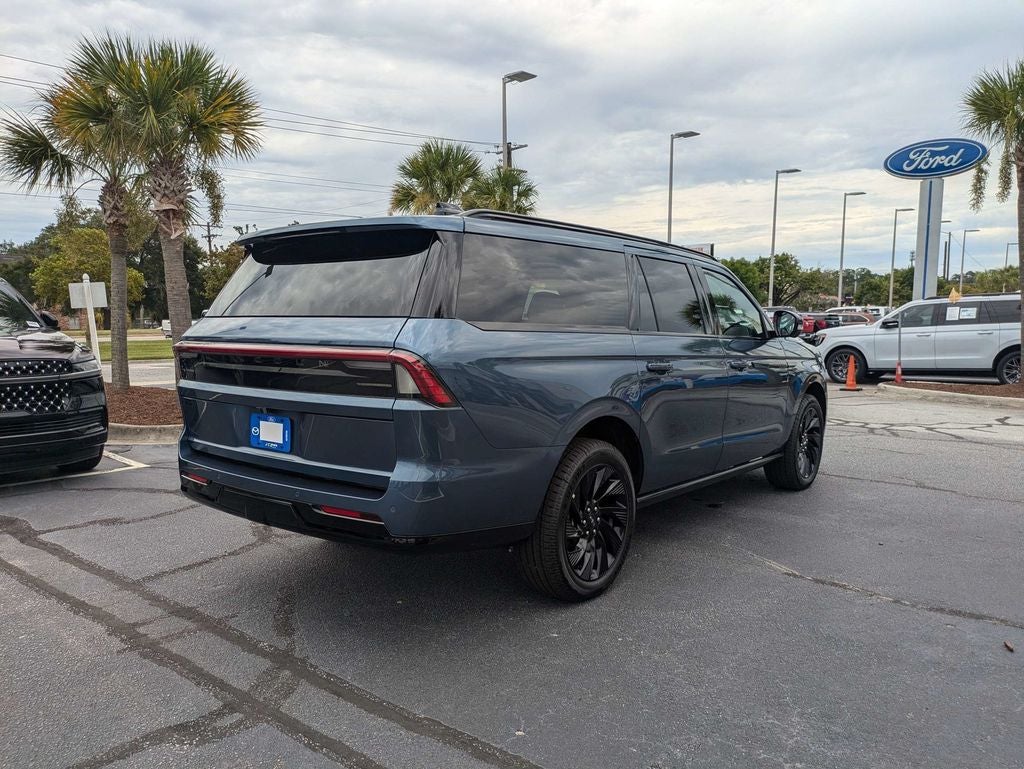2027 Lincoln Navigator L Reserve