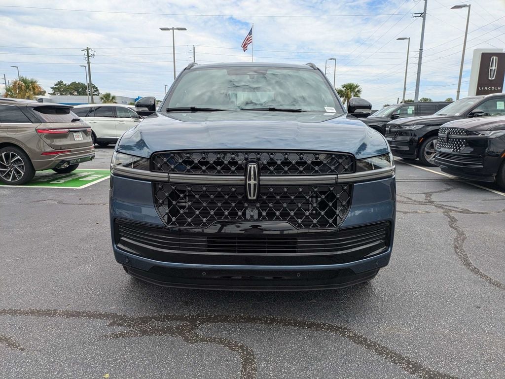 2027 Lincoln Navigator L Reserve