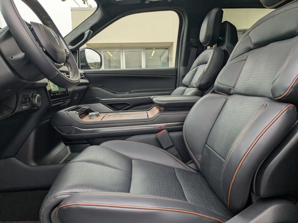 2025 Lincoln Navigator L Black Label