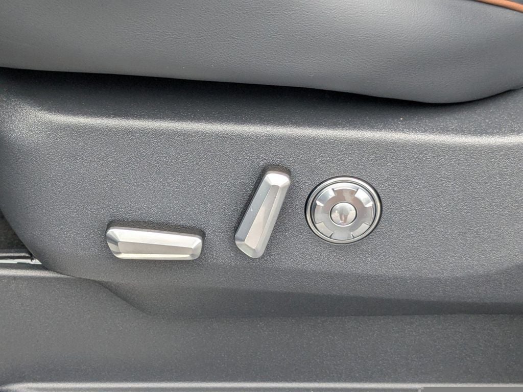 2025 Lincoln Navigator L Black Label