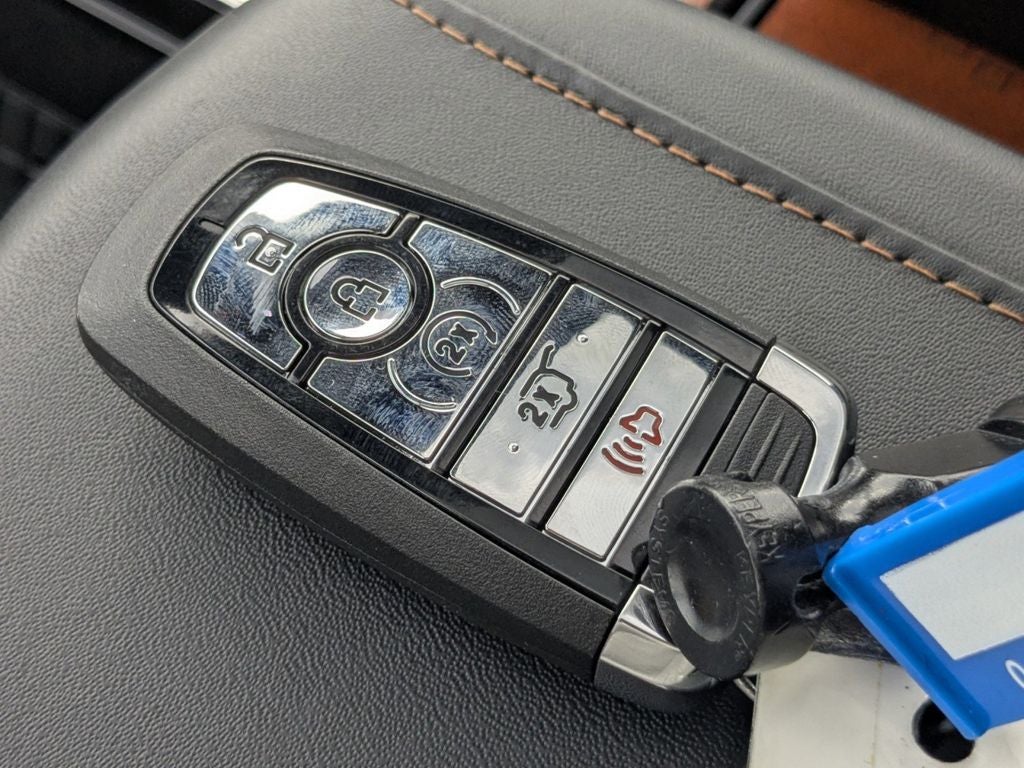 2025 Lincoln Navigator L Black Label