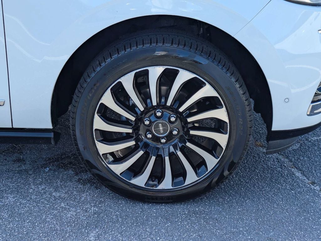 2022 Lincoln Navigator L Black Label