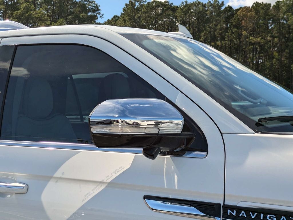 2022 Lincoln Navigator L Black Label