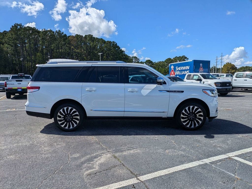 2022 Lincoln Navigator L Black Label
