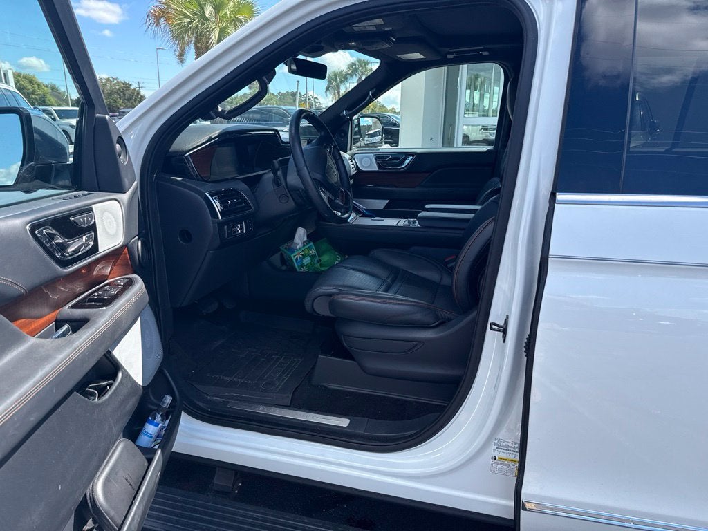2022 Lincoln Navigator L Black Label