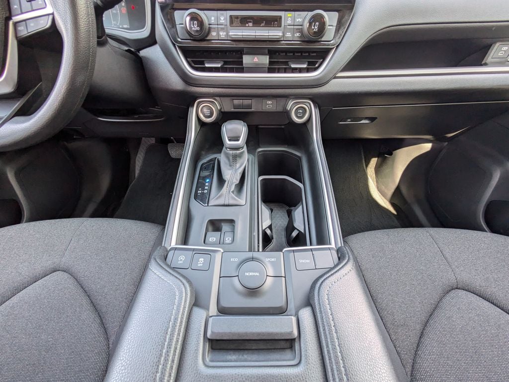 2025 Toyota Grand Highlander LE