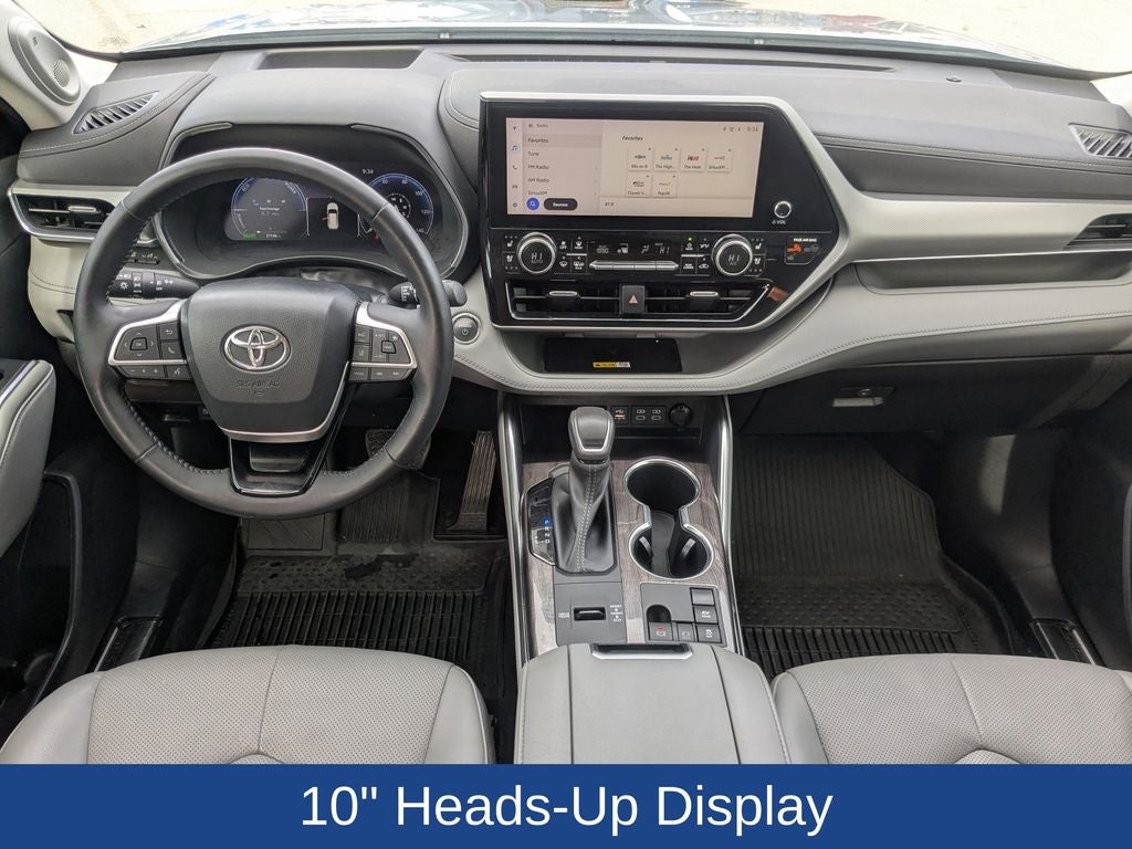 2023 Toyota Highlander Hybrid Platinum