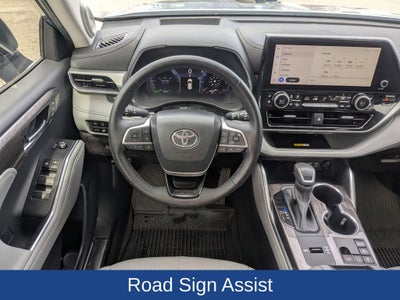 2023 Toyota Highlander Hybrid Platinum
