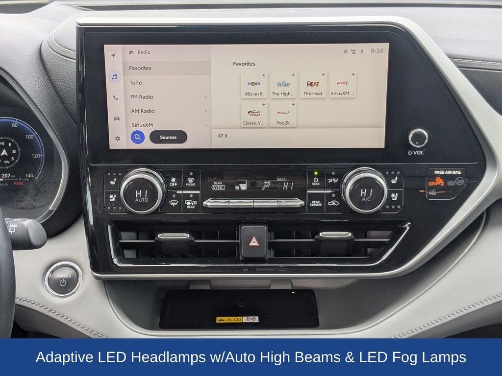 2023 Toyota Highlander Hybrid Platinum