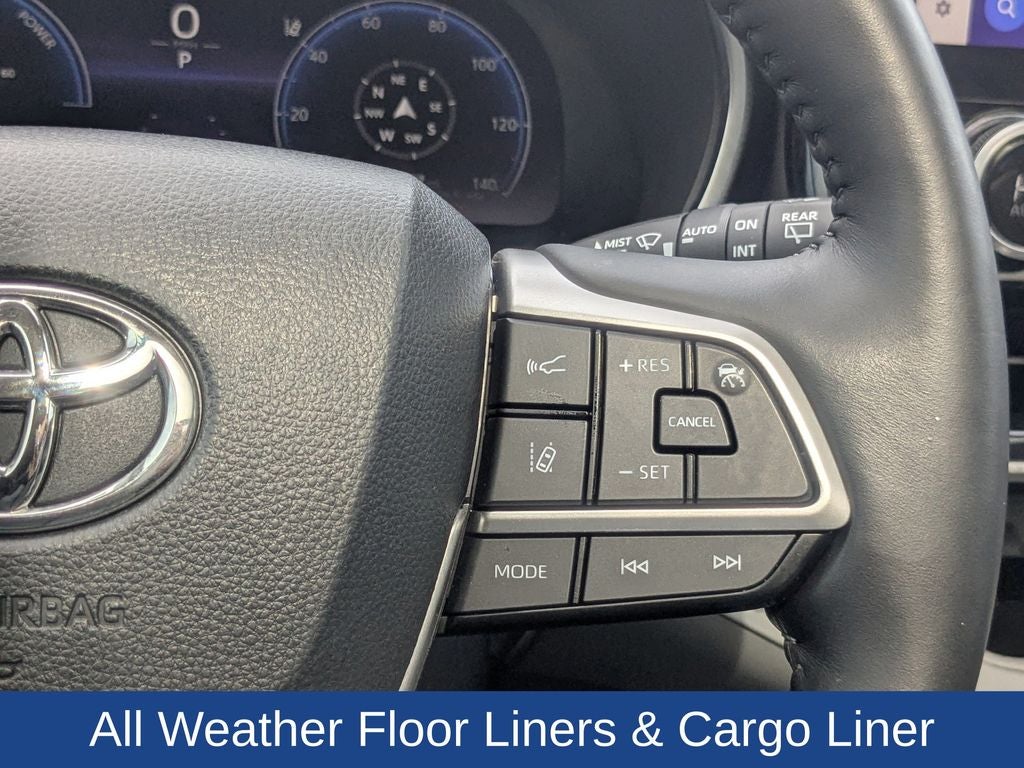 2023 Toyota Highlander Hybrid Platinum