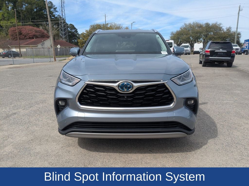 2023 Toyota Highlander Hybrid Platinum