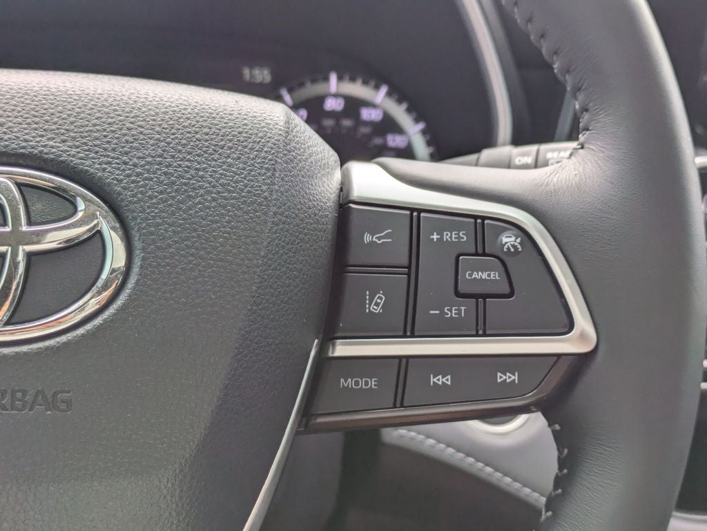 2024 Toyota Highlander Hybrid XLE