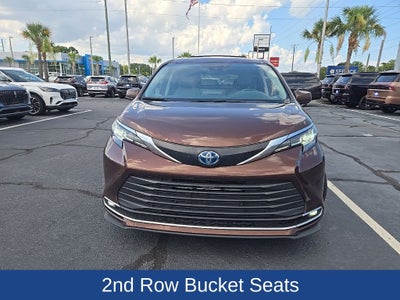2021 Toyota Sienna XLE 7 Passenger