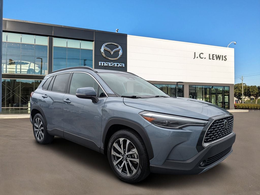2023 Toyota Corolla Cross XLE