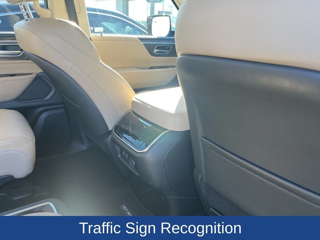 2025 INFINITI QX80 PURE