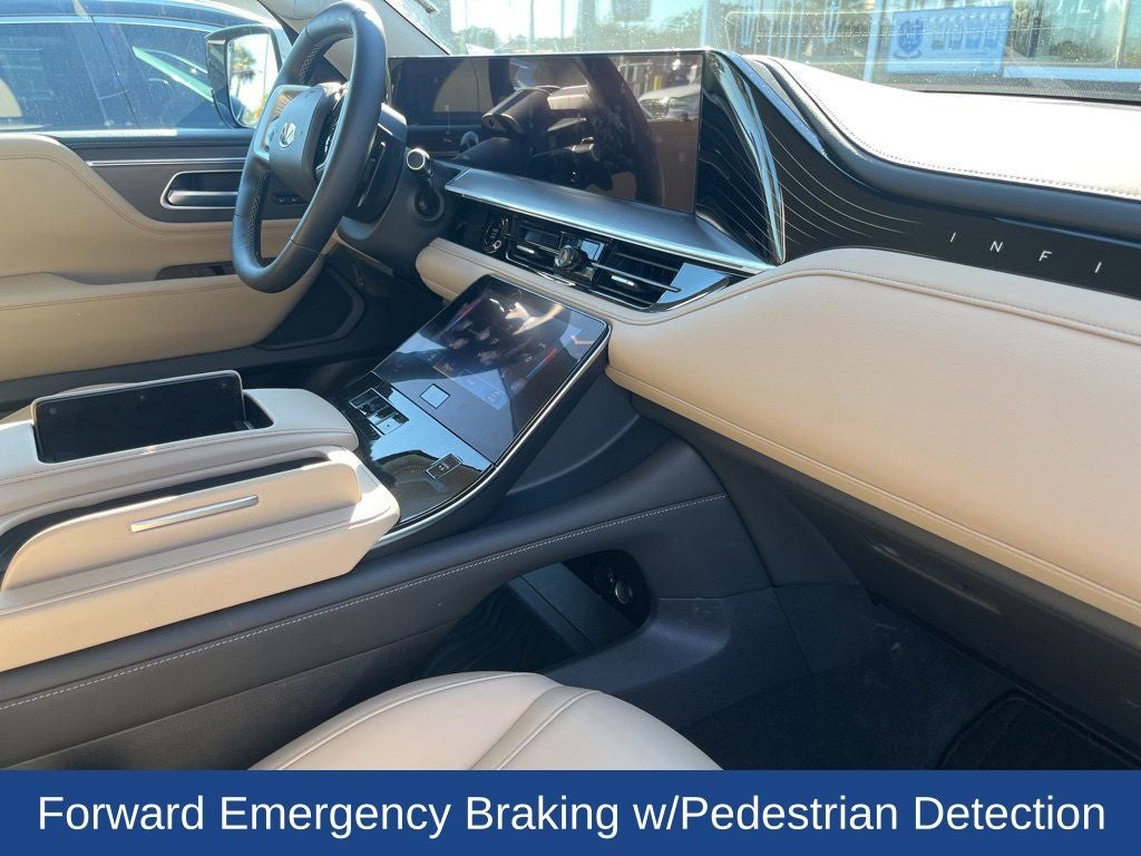 2025 INFINITI QX80 PURE