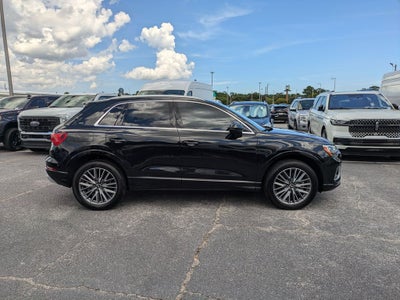 2022 Audi Q3 Premium quattro