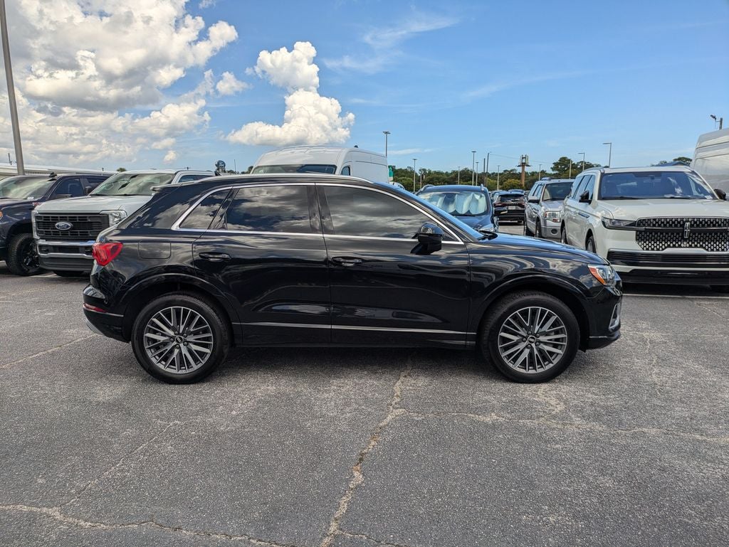 2022 Audi Q3 Premium quattro