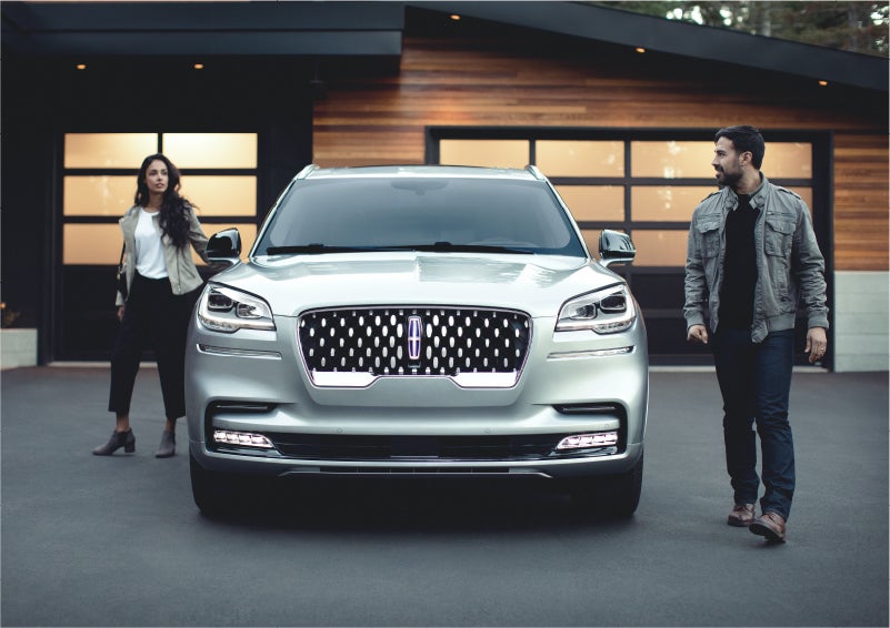 The sparkling grille of the 2023 Lincoln Aviator® Grand Touring model | J.C. Lewis Lincoln in Savannah GA