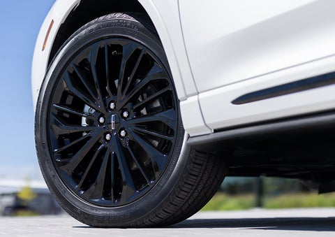 The stylish blacked-out 20-inch wheels from the available Jet Appearance Package are shown. | J.C. Lewis Lincoln in Savannah GA