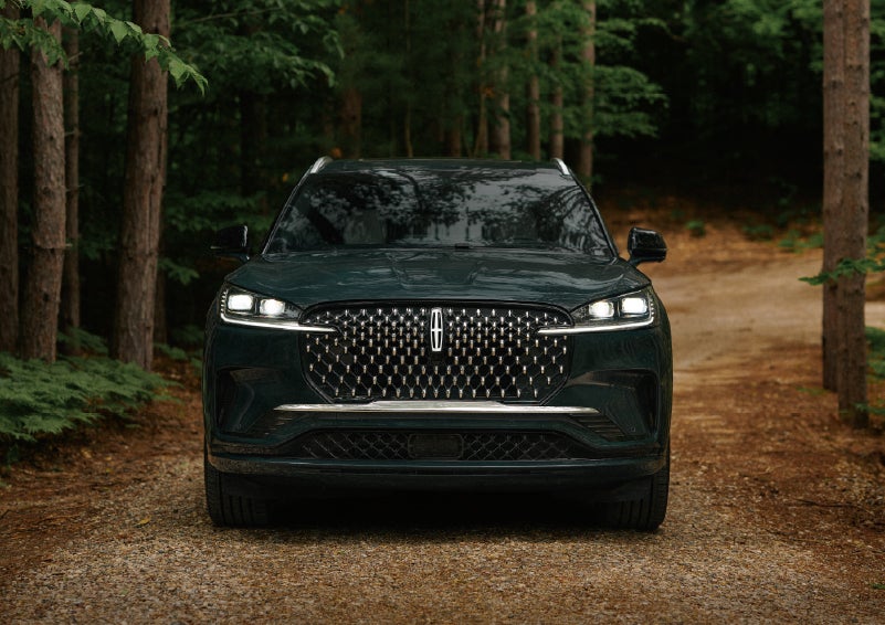 The front grille of a 2027 Lincoln Aviator® Black Label™ SUV is shown. | J.C. Lewis Lincoln in Savannah GA