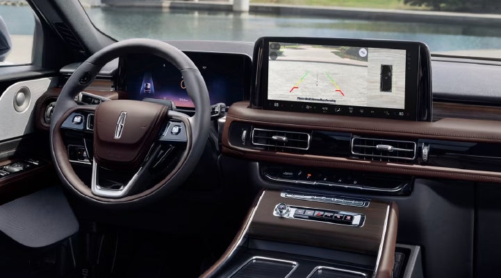 The backup camera of the 2027 Lincoln Aviator® SUV is displayed on screen. | J.C. Lewis Lincoln in Savannah GA